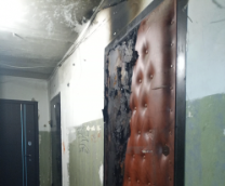 Пироманы в подъезде